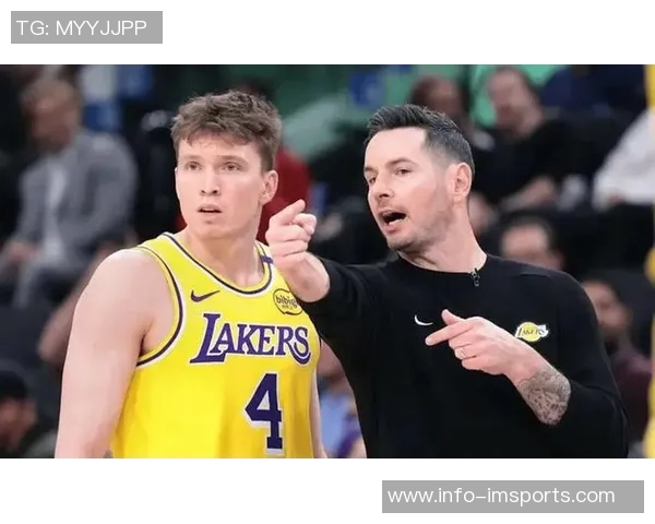 湖人阵容捉襟见肘仅剩十人出战背靠背对抗开拓者三名双向合同球员参战 湖人阵容捉襟见肘仅剩十人出战背靠背对抗开拓者三名双向合同球员参战