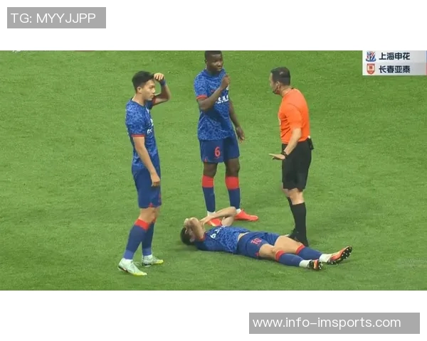 霍伊伦在弧顶位置转身抽射被门将精彩扑救，射门角度极佳但未能破门